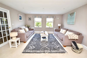 Living room- click for photo gallery